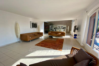 Demeure - 230 m² - 8 pièces