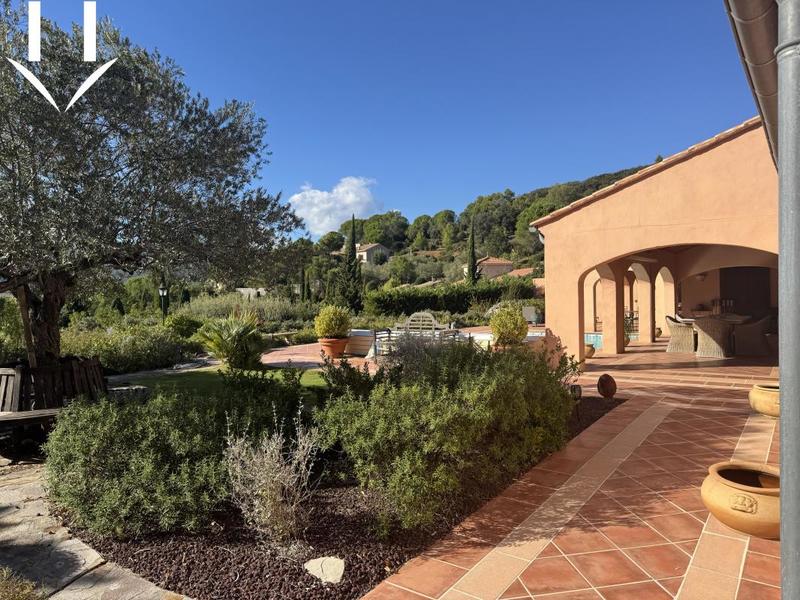 Maison - 186 m² - 5 pièces