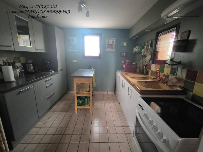 Propriété - 214 m² - 7 pièces