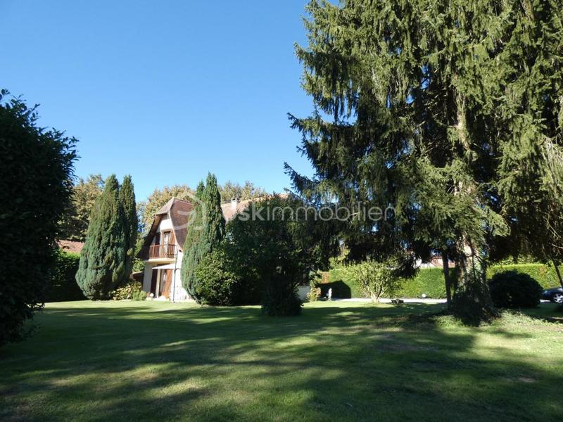 Maison traditionnelle - 128 m² - 6 pièces