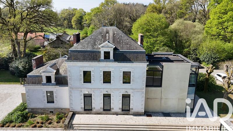 Maison - 3 800 m² - 30 pièces