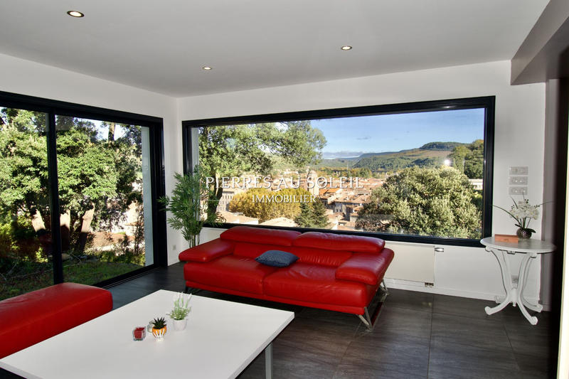 Maison - 230 m² - 8 pièces