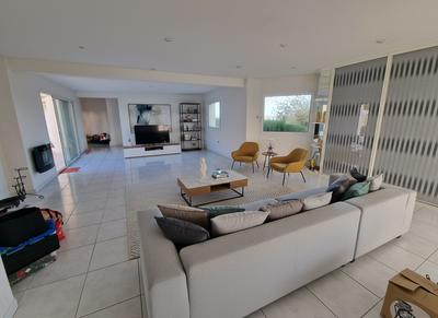 Maison contemporaine - 212 m² - 6 pièces