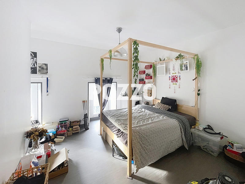 Immeuble - 143 m² - 7 pièces