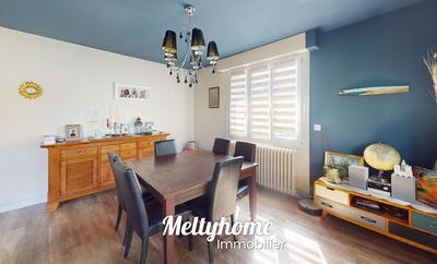 Maison - 95 m² - 4 pièces