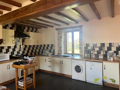 Propriété - 195 m² - 6 pièces