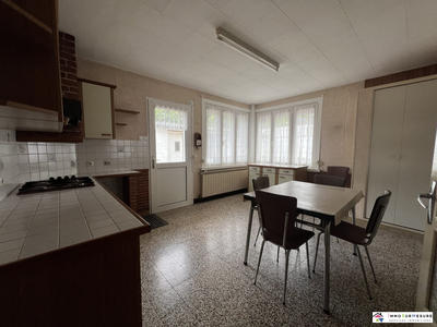 Maison - 94 m² - 6 pièces