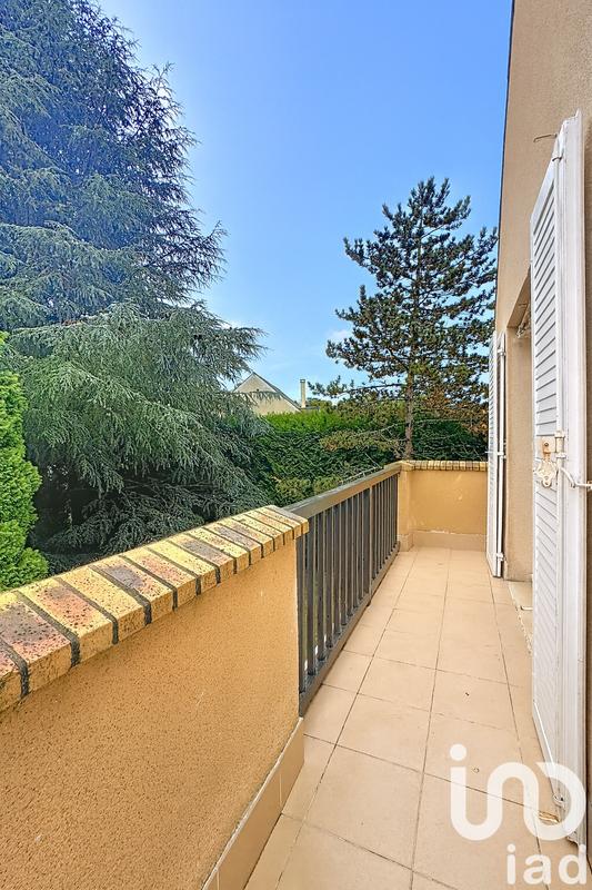 Maison - 202 m² - 7 pièces