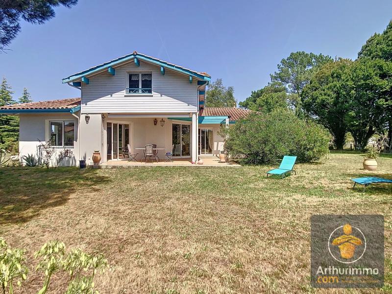 Maison - 199 m² - 6 pièces