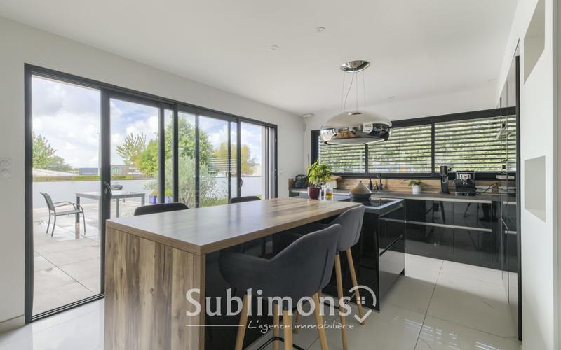 Maison contemporaine - 192 m² - 7 pièces