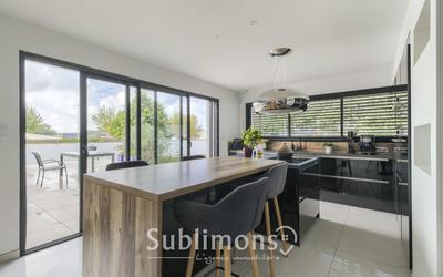 Maison contemporaine - 192 m² - 7 pièces