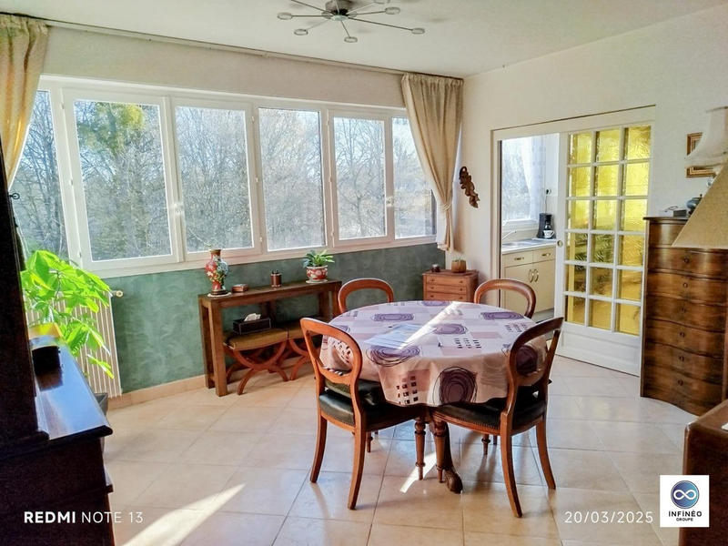 Appartement - 129 m² - 6 pièces