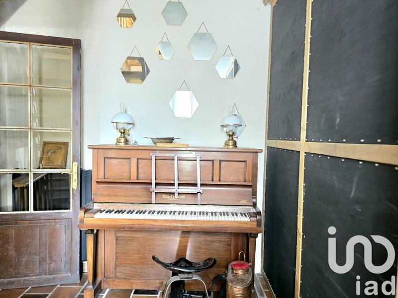 Maison - 382 m² - 9 pièces