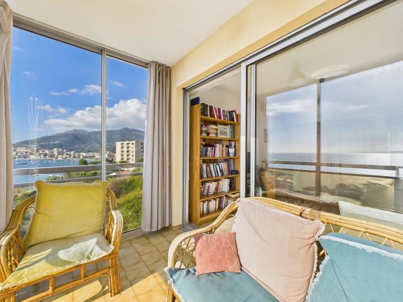 Appartement - 84 m² - 4 pièces