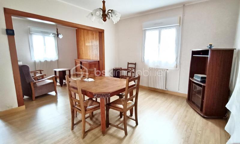 Maison traditionnelle - 102 m² - 6 pièces