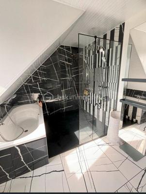 Maison traditionnelle - 168 m² - 6 pièces