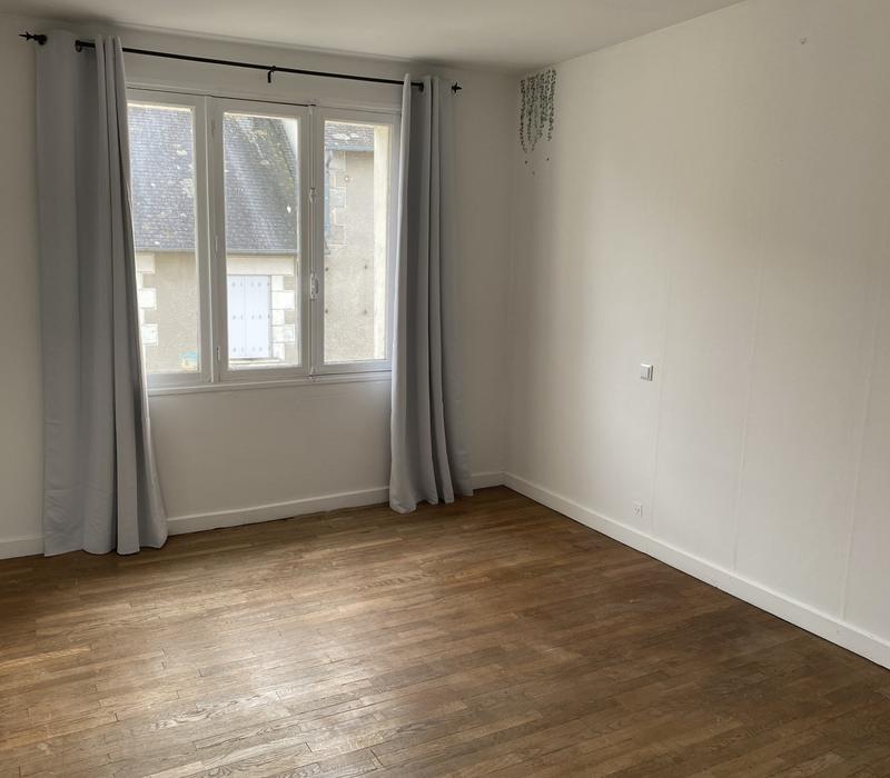 Maison - 240 m² - 9 pièces