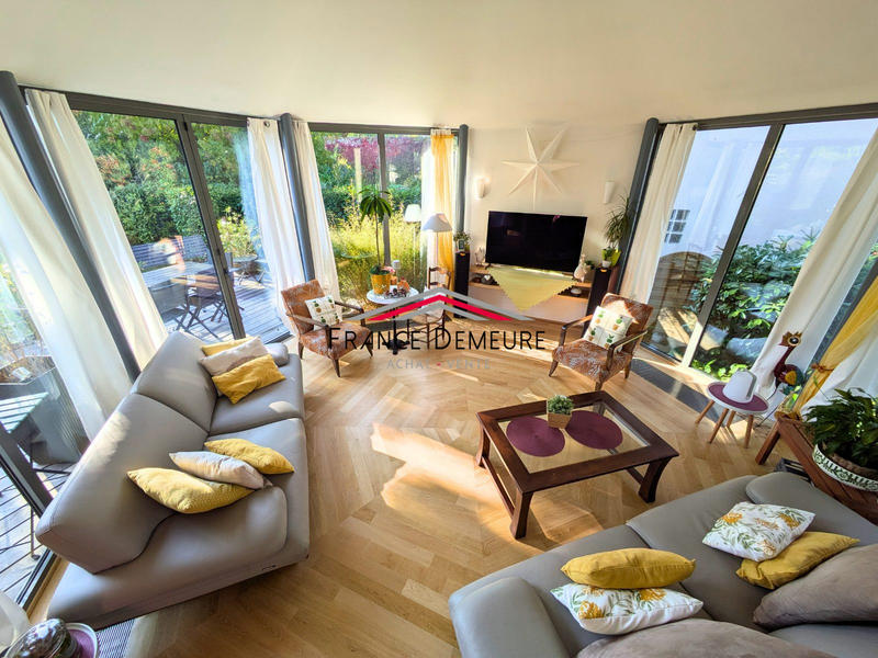 Maison - 186 m² - 8 pièces