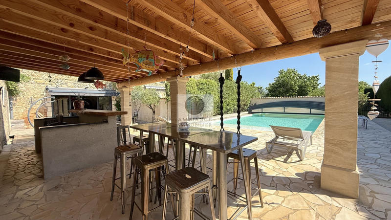 Maison - 205 m² - 7 pièces