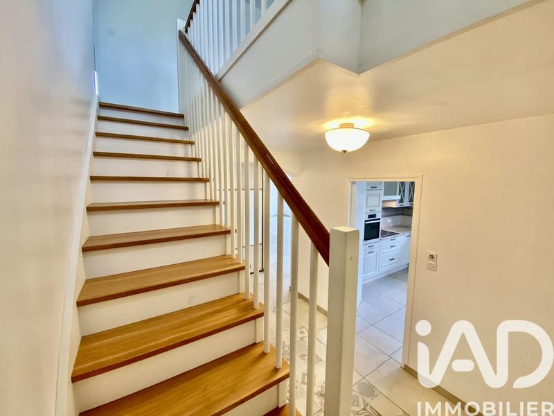 Maison - 197 m² - 9 pièces