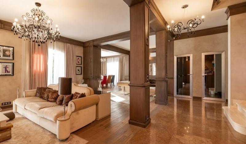 Villa - 225 m² - 6 pièces