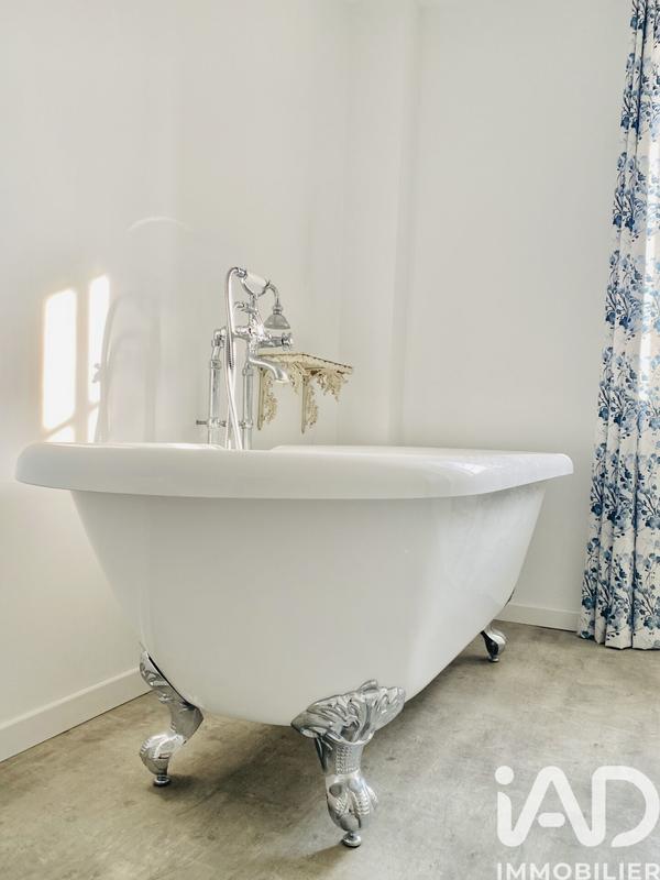 Maison - 213 m² - 6 pièces