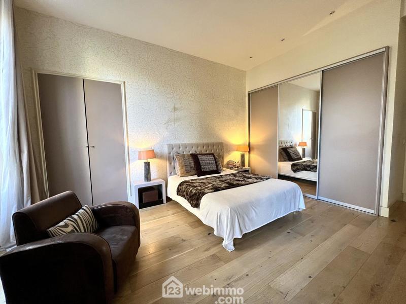 Appartement - 166 m² - 4 pièces