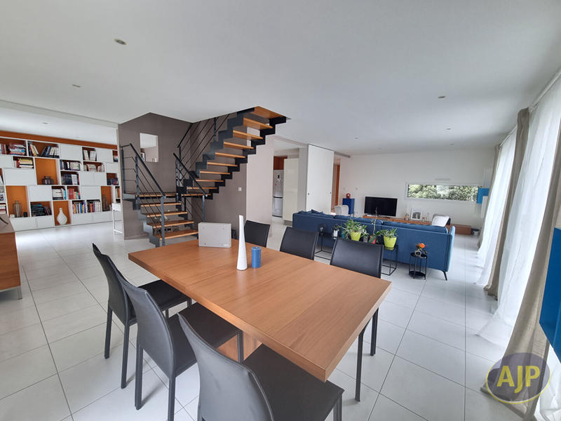 Maison - 155 m² - 6 pièces