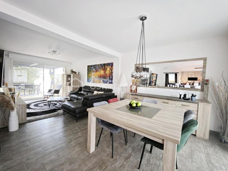 Maison - 140 m² - 5 pièces