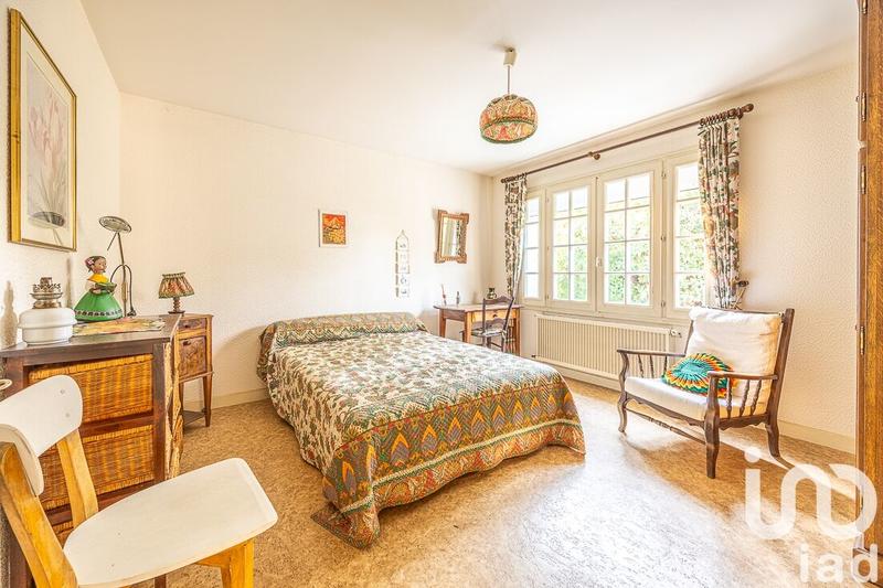 Maison - 242 m² - 7 pièces