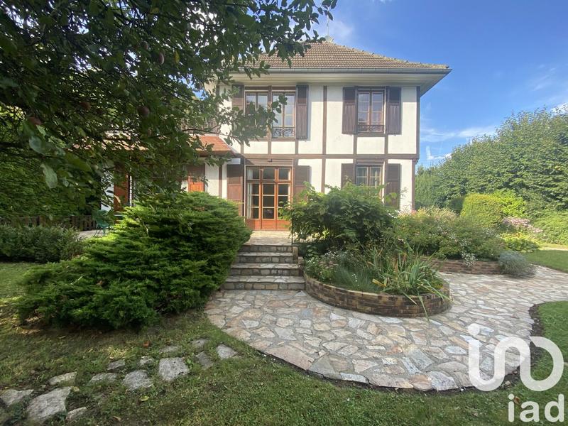 Maison - 220 m² - 8 pièces