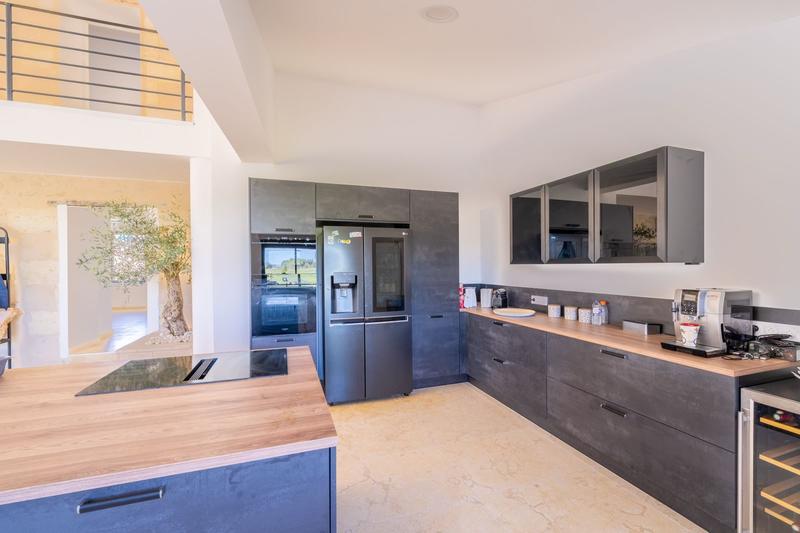 Maison - 260 m² - 6 pièces