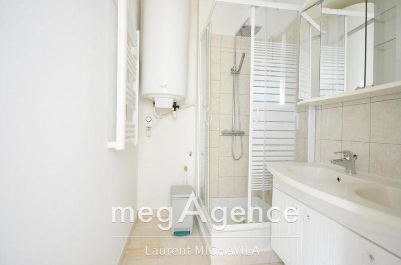 Maison - 247 m² - 14 pièces