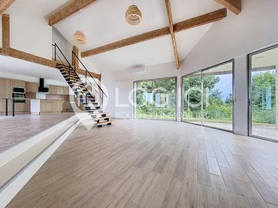 Maison - 200 m² - 6 pièces