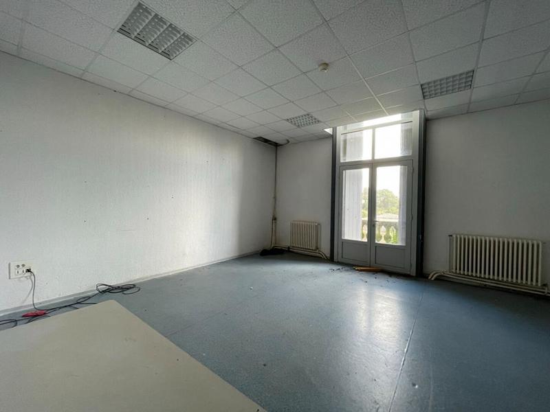 Château - 5 000 m² - 58 pièces