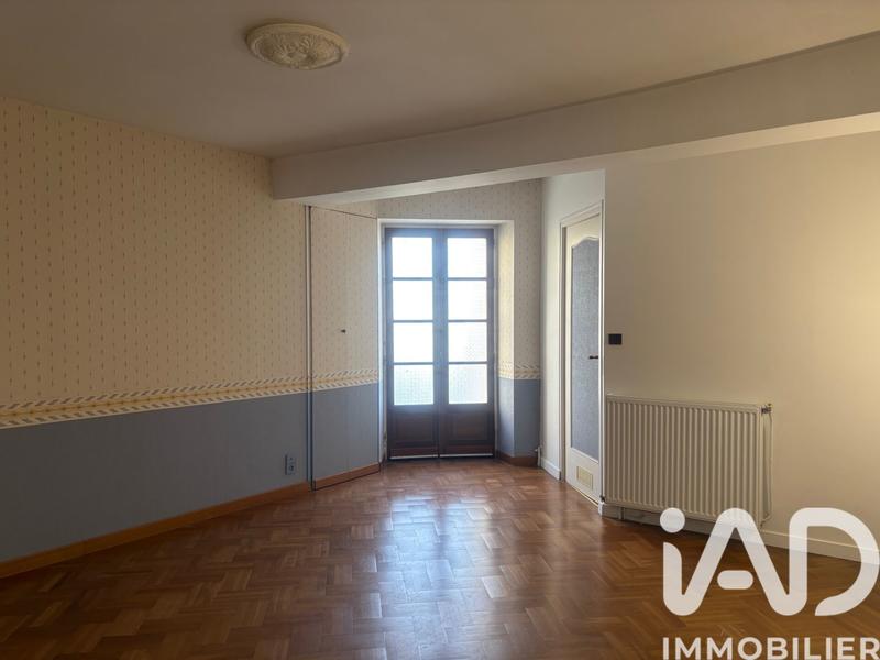 Maison - 185 m² - 9 pièces