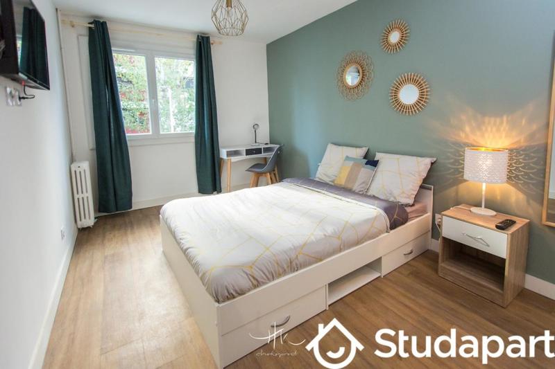 Chambre - 12 m² - 1 pièce