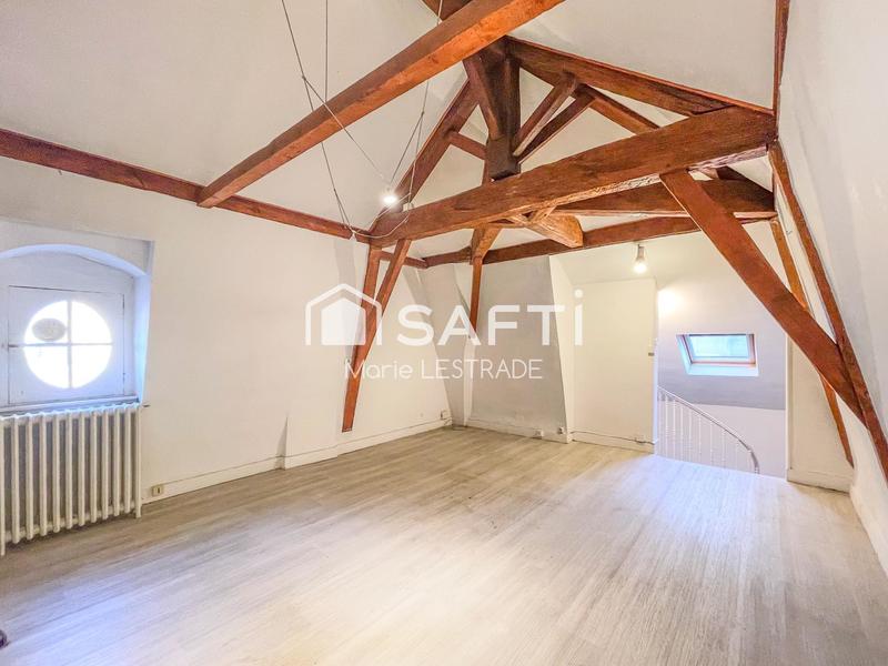 Appartement - 241 m² - 8 pièces