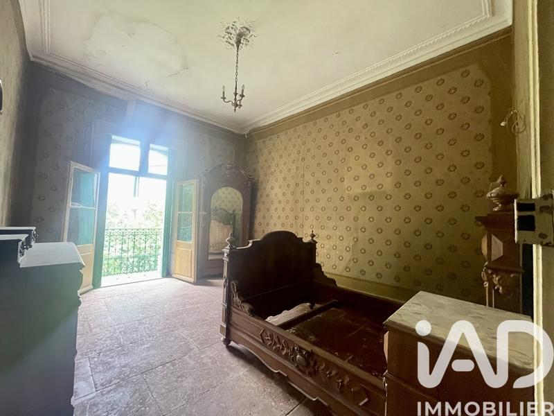 Maison - 317 m² - 12 pièces