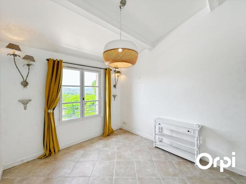 Maison - 104 m² - 4 pièces