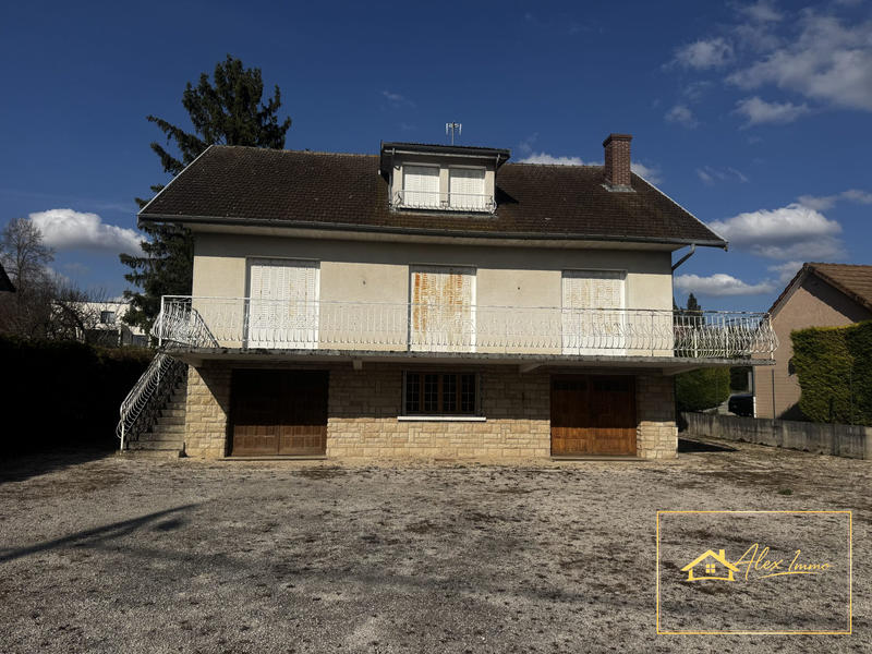 Maison - 216 m² - 7 pièces