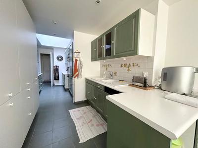 Maison - 285 m² - 9 pièces