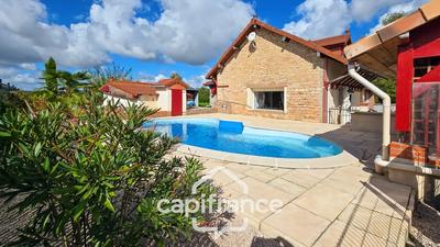 Maison - 185 m² - 10 pièces