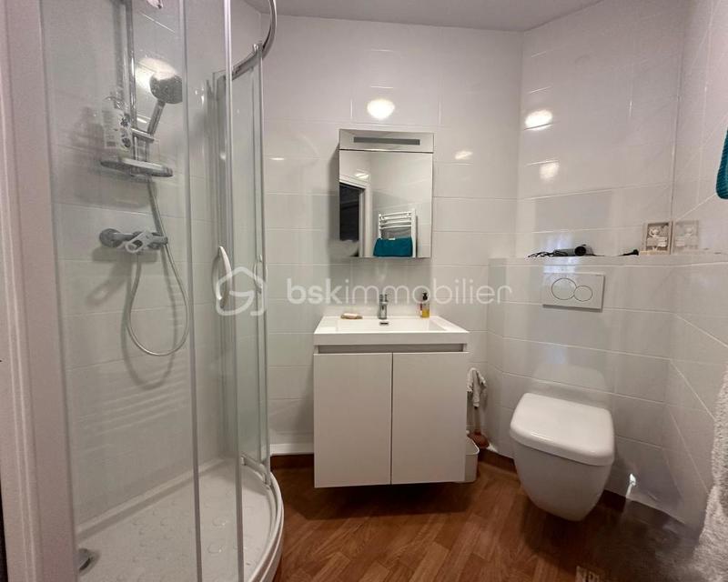 Maison - 303 m² - 11 pièces