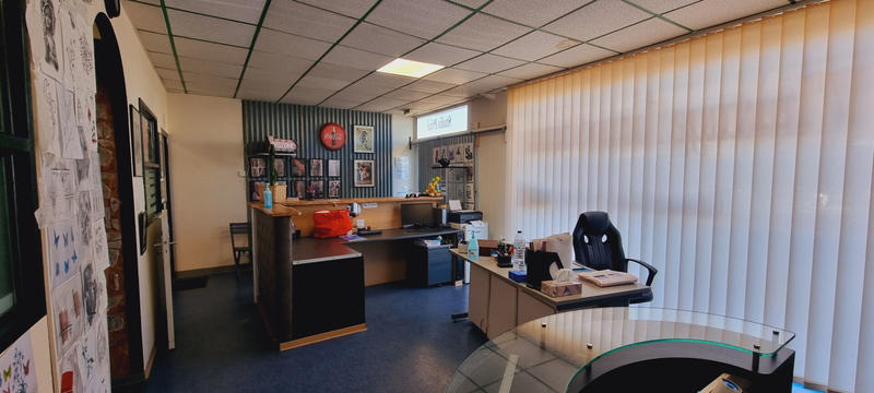 Local d'activités - 383 m²