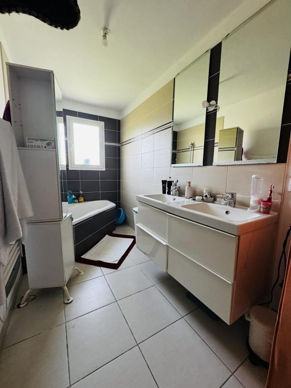 Villa - 97 m² - 5 pièces