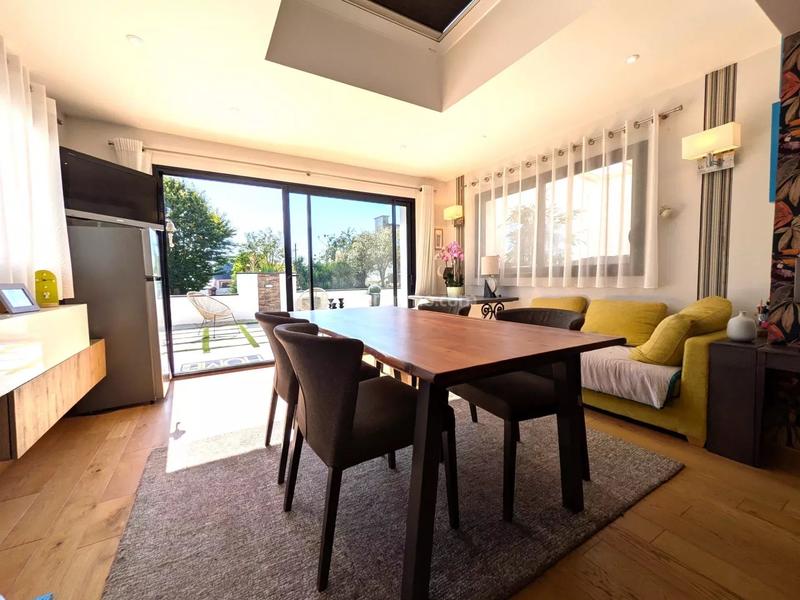 Maison - 166 m² - 6 pièces