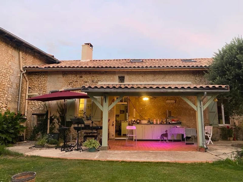 Maison - 320 m² - 10 pièces