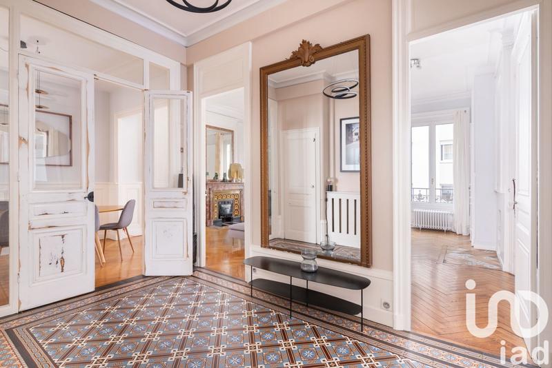 Appartement - 121 m² - 5 pièces