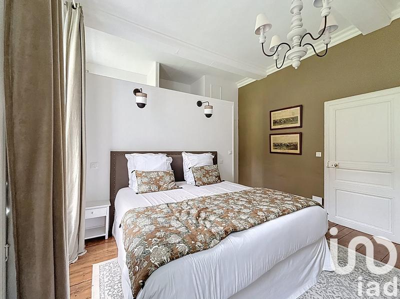 Maison - 442 m² - 8 pièces